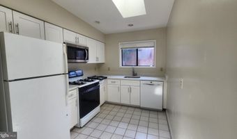 236 TAYLOR RUN Pkwy 8, Alexandria, VA 22314