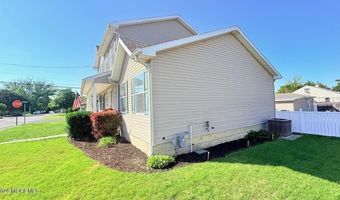 6 Spring St, Beachwood, NJ 08722