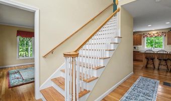 14 Karolina Ln, Bedford, NH 03110