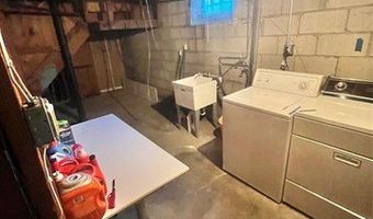 7208 Rosedale Blvd, Allen Park, MI 48101