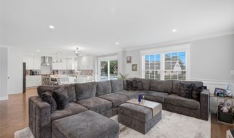 30 Berger Ave, Amityville, NY 11701