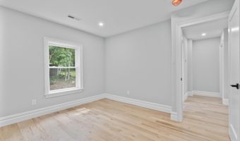 28 Spruce Mountain Rd, Danbury, CT 06810