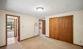 7067 NW 28th St, Ankeny, IA 50023