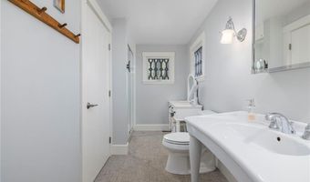 129 RUGGLES Ave, Newport, RI 02840