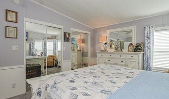 409 Avocado Dr, Barefoot Bay, FL 32976