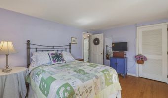 40 Vantana Dr, Bristol, CT 06010