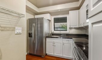 355 Aoloa St L202, Kailua, HI 96734