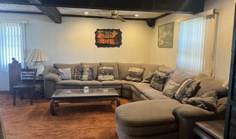 571 Hopping Rd, Belford, NJ 07718