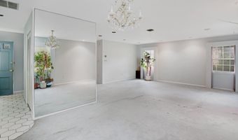 4 Dawn Way, Aberdeen, NJ 07747