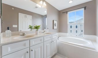 42175 CANARY GRASS Sq, Aldie, VA 20105