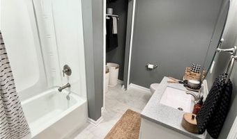 1301 N Main St, Amherst, OH 44001