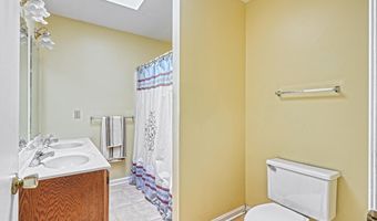 6112 MACARTHUR Dr, Harrisburg, PA 17112
