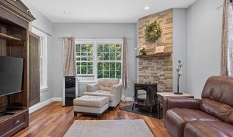 43 Skyline Rd, Bangor, ME 04401