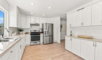 5570 Rock Tree Dr, Agoura Hills, CA 91301