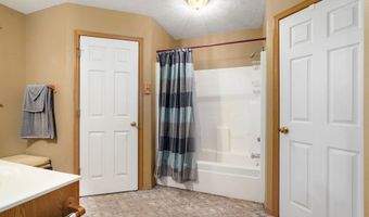 21445 Lawrence 2074, Ash Grove, MO 65604