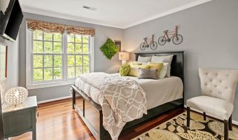 3801 WASHINGTON WOODS Dr, Alexandria, VA 22309