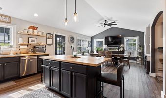 15 Fieldstone Dr, Augusta, ME 04330