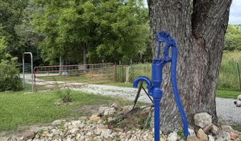 2463 State Highway Dd, Ava, MO 65608