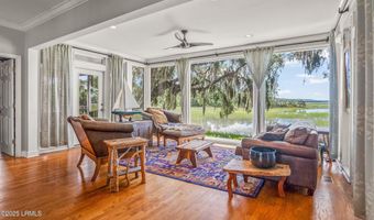 5 Petigru Dr, Beaufort, SC 29902