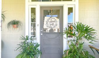 142 4th St, Apalachicola, FL 32320