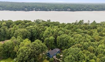 43 Lakeside Dr, Falmouth, ME 04105