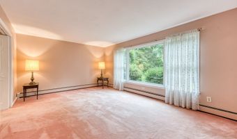 126 Grand View Ter, Brooklyn, CT 06234