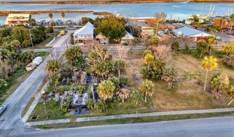 30 Ave G, Apalachicola, FL 32320
