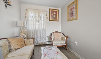 10 Linden Ct 10, Bloomfield, CT 06002