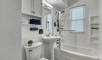 3005 Oakwood St, Ann Arbor, MI 48104