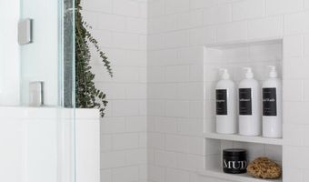 76 Bridge Avenue Unit Rear Cottage Rear Cottage, Bay Head, NJ 08742