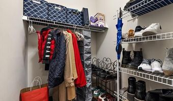 18918 Denali Cir, Northville, MI 48168