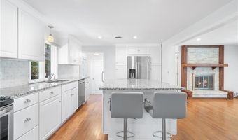 31 Conifer Dr, North Providence, RI 02904