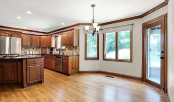 9015 Admirals Pointe Dr, Indianapolis, IN 46236