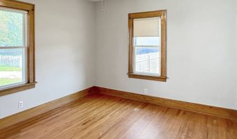 317 S 6th St, Albion, NE 68620