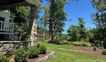 140 Library Ln, Banner Elk, NC 28604