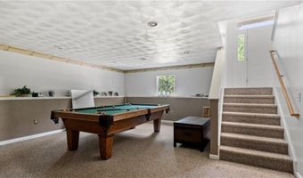 66 Hunters Crossing Dr, Coventry, RI 02816