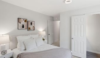 1608 W ABINGDON Dr 302, Alexandria, VA 22314