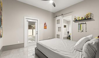 808 EDGEWATER Dr, Orlando, FL 32804