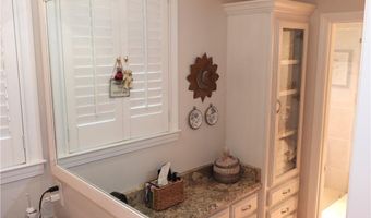 220 Lake Shore Dr, Alma, GA 31510
