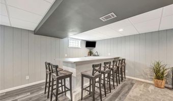 5538 Silverpoint Dr, Cincinnati, OH 45247
