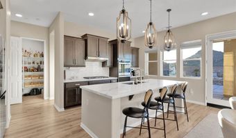 17066 Takipi Rd, Apple Valley, CA 92307