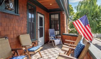 17 Lincoln St, Newport, RI 02840