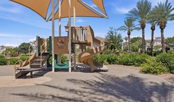 525 W HARMONY Pl, Chandler, AZ 85248