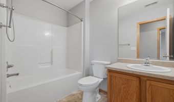 5113 NE Ledgestone Ct, Ankeny, IA 50021
