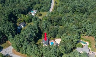14 Bourget Ct, North Smithfield, RI 02896