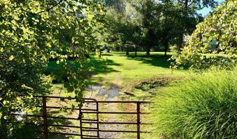 560 S Emerald Isle, Alderson, WV 24910