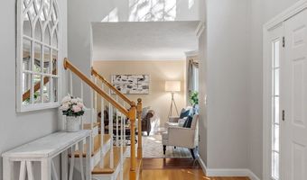 89 School House Ln, Boxborough, MA 01719