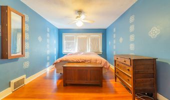 28 Reservoir St, Bethel, CT 06801
