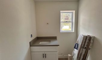 92 Long Shores Dr, Barrington, NH 03825
