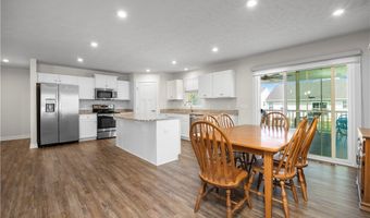 160 Eagle Cir, Amherst, OH 44001